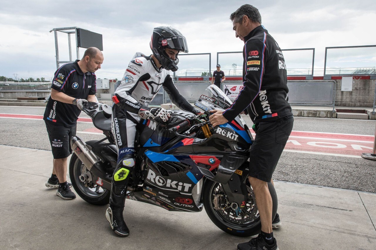 DueruoteTG #238 - Abbiamo guidato in pista la BMW che corre in SBK! 